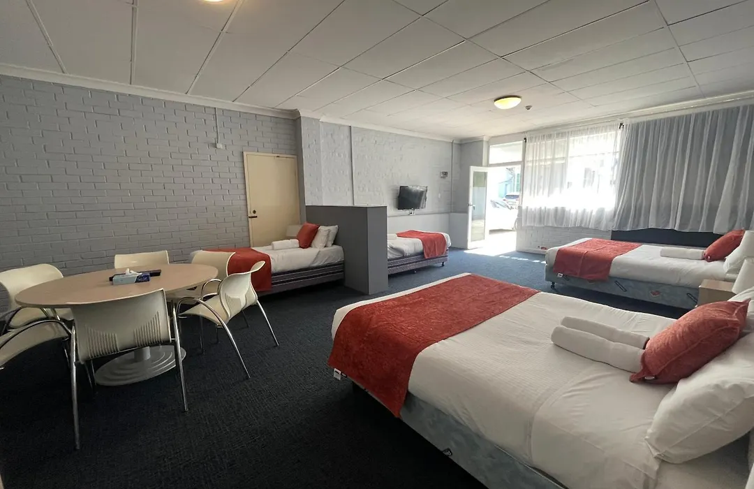 Princes Lodge Motel-1